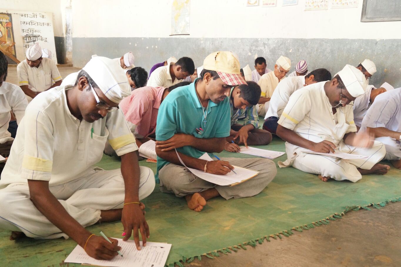 nasik jail inmates appeared for gandhi peace exam