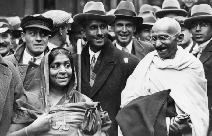 Charlie Chaplin and Mahatma Gandhi, 1931